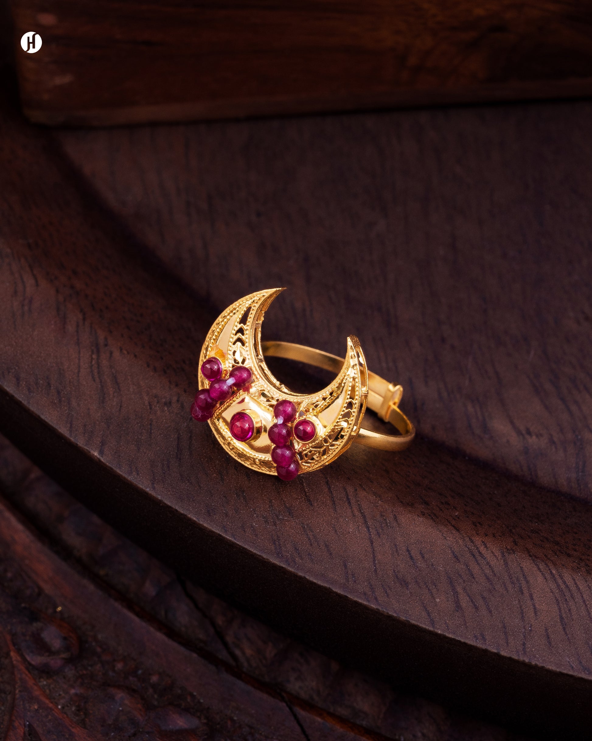 21Karat Yellow Gold Bahraini Moon Red Stone Ring For Arab Ladies