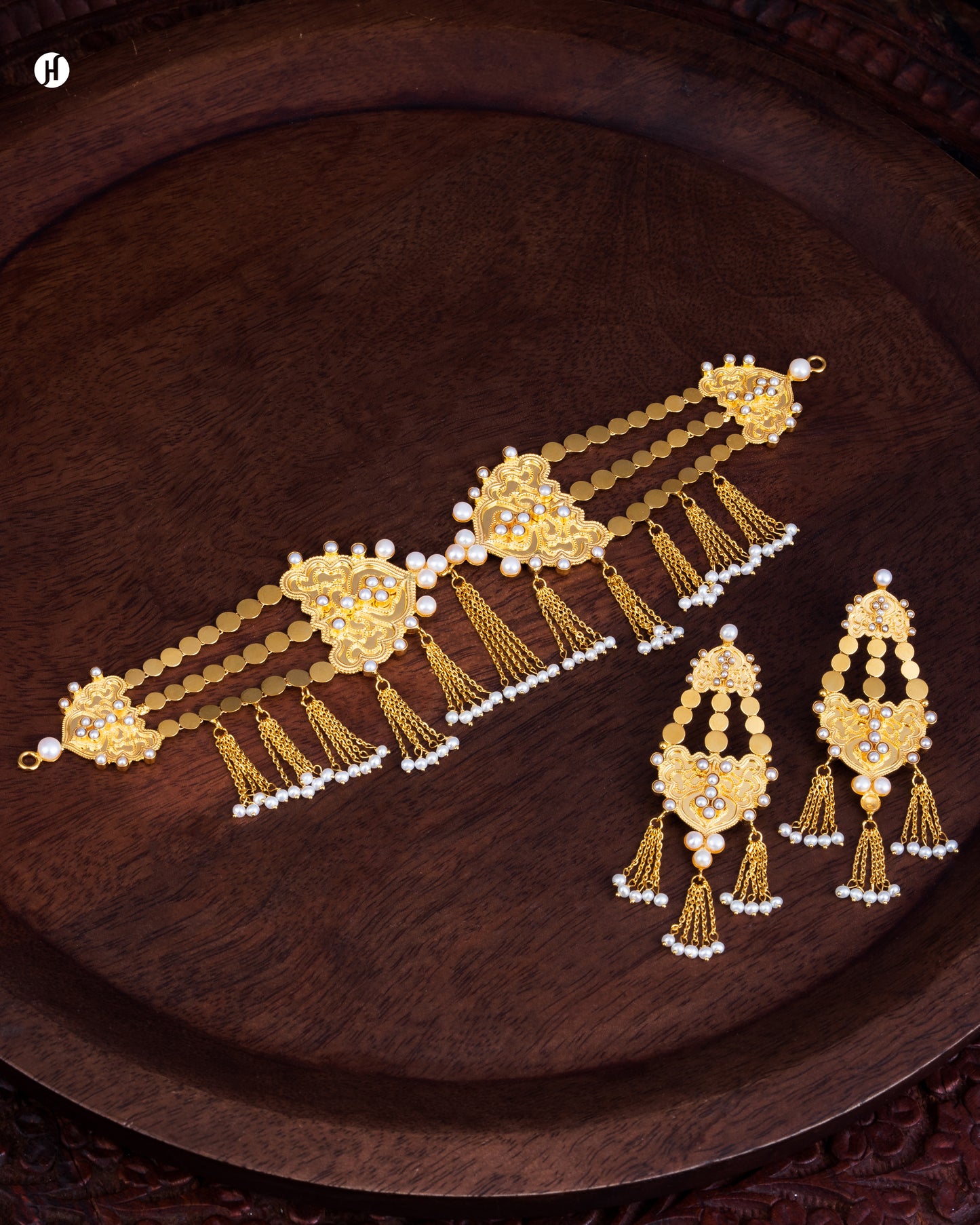 21Karat Yellow Gold Bahraini Pearl Tassel Choker Set
