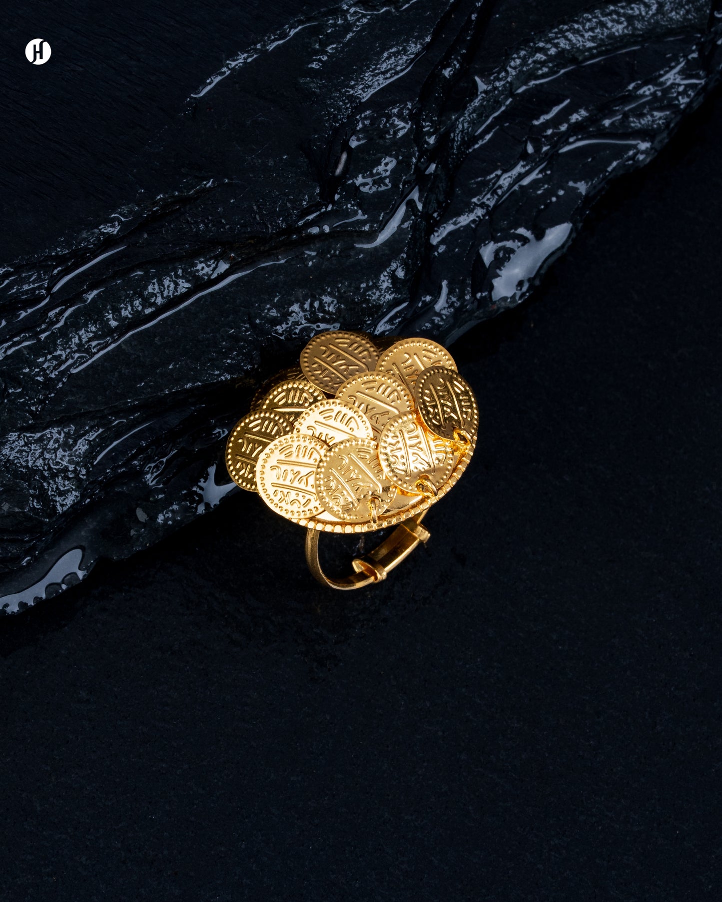 21Karat Yellow Gold Bahraini Round Multi Coin Ring.