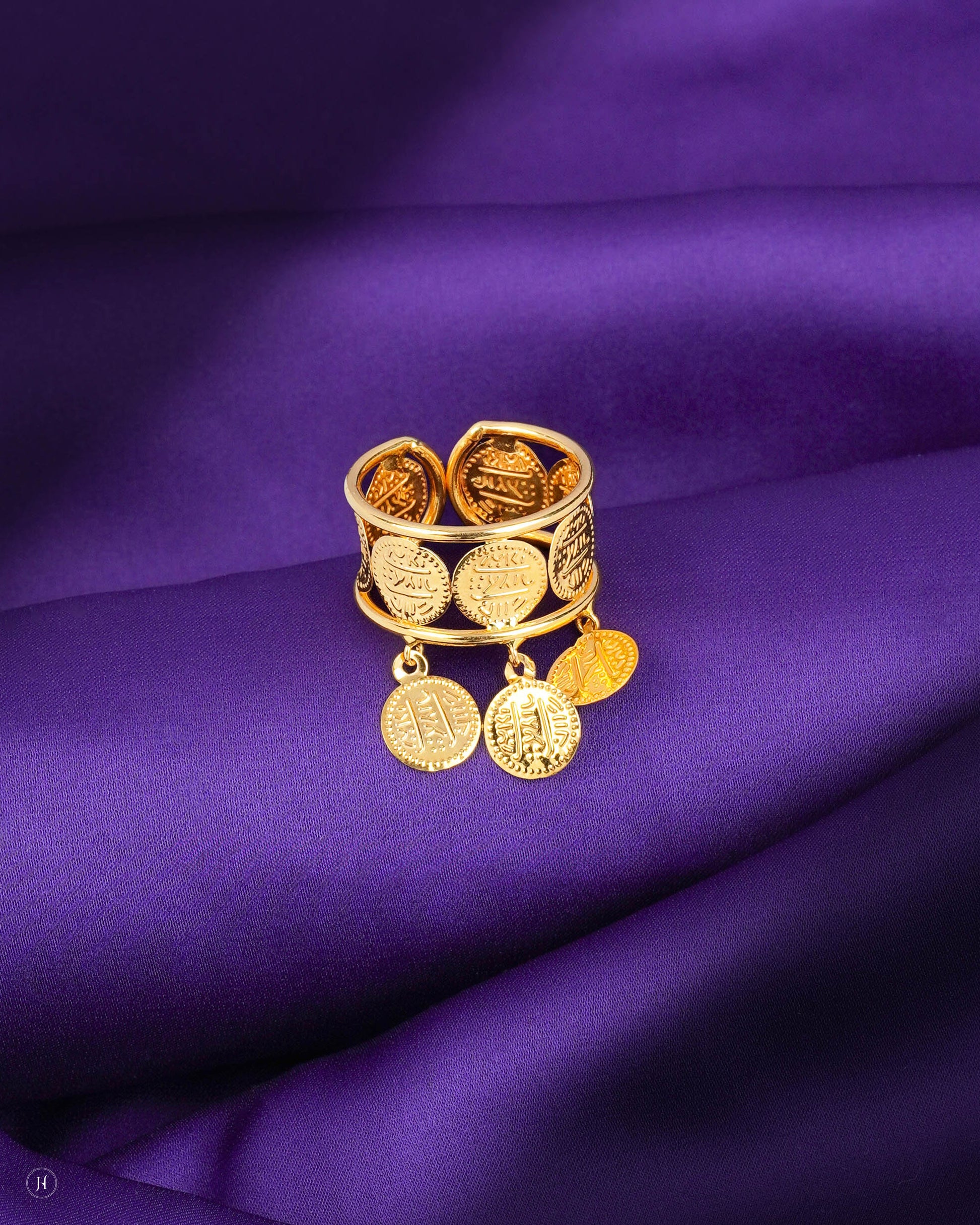 21Karat Yellow Gold Bahraini Traditional Coin Ring with lira Coin Hanging