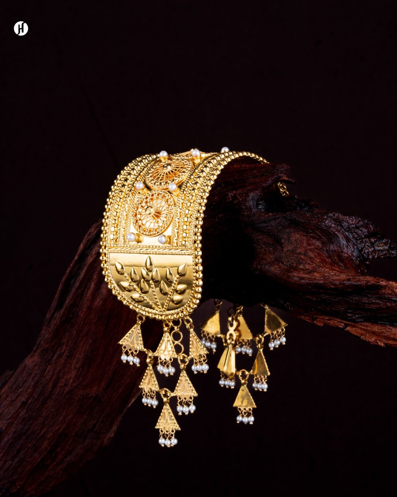 21Karat Yellow Gold Bahraini Wide Open Bridal Bangle with Pearls for Khaleeji women in Sharjah, UAE.