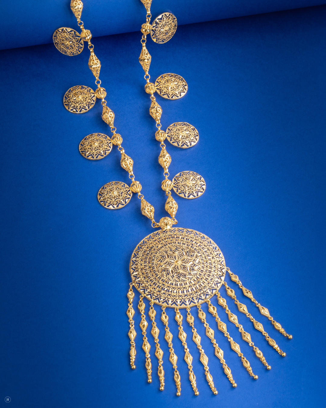 21Karat Yellow Gold Floral-Coin necklace | Omani Bridal necklace design in UAE