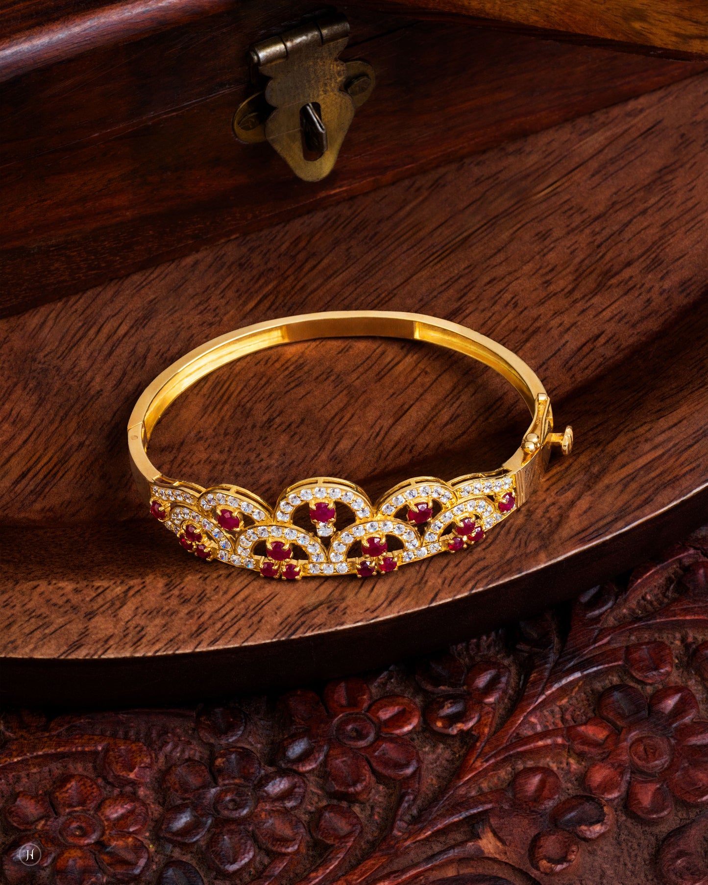 21Karat Yellow Gold Italian Half Scalloped Ruby Bangle for Her. | Party wear bangles