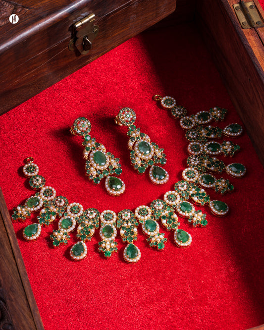 21Karat Yellow Gold Pakistani Emerald Choker Set with Pearls for Arab women | Online jewellery store in UAE