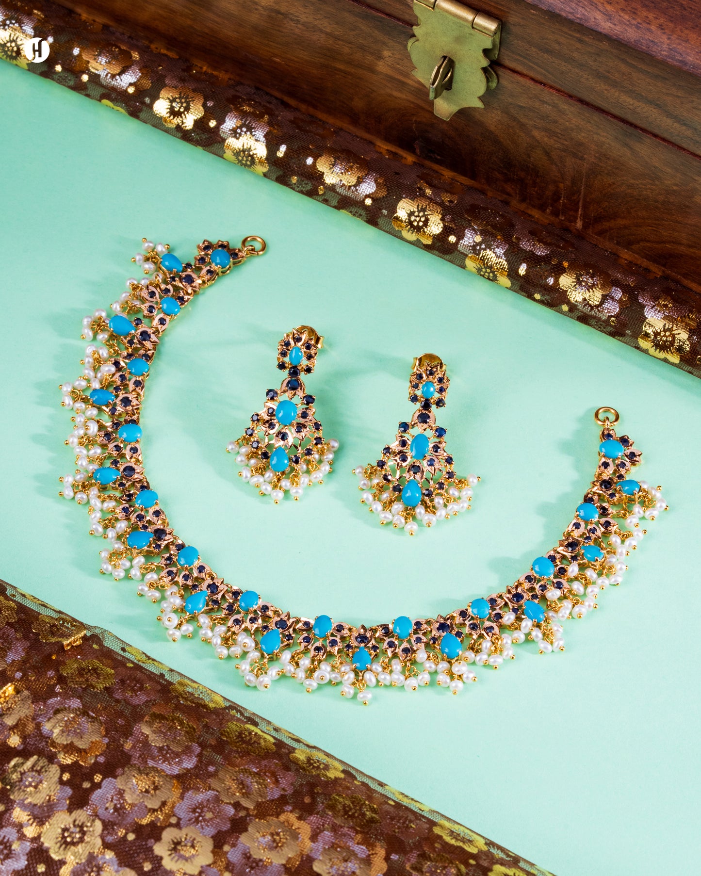 21Karat Yellow Gold Pakistani Floral Turquoise Choker Set in UAE for Arab women