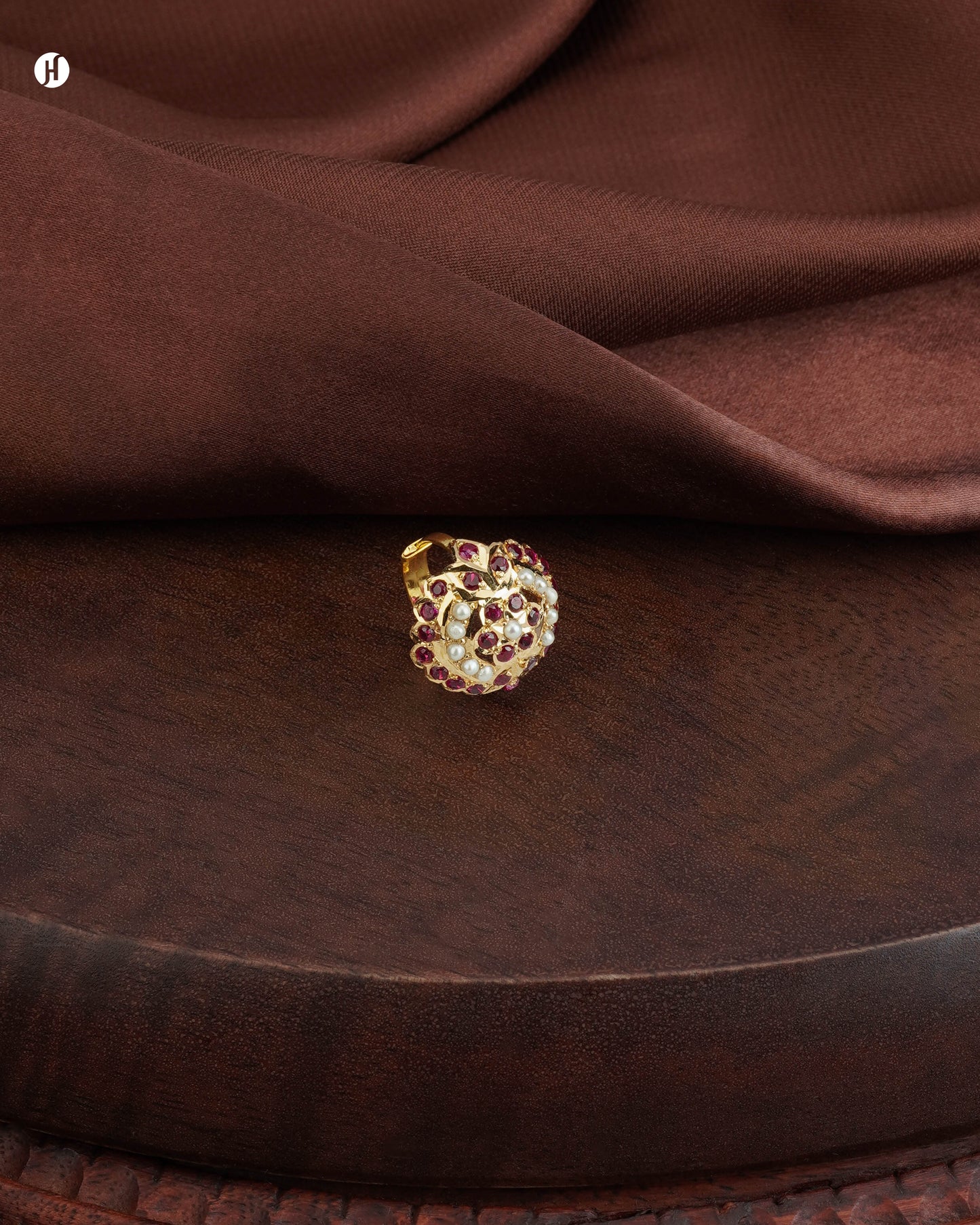 21Karat Yellow Gold Pakistani Gemstone Layered Dome Ring for Ladies in UAE