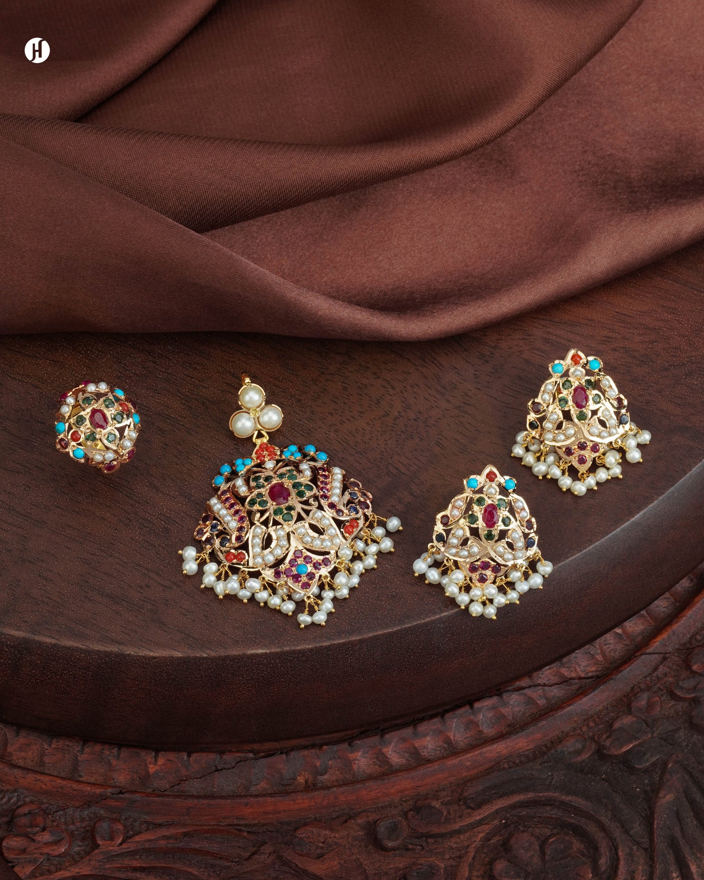 21Karat Yellow Gold Pakistani Grand Chandelier Pendant Set for Arab Khaleeji Ladies in UAE - J.H Jewellers