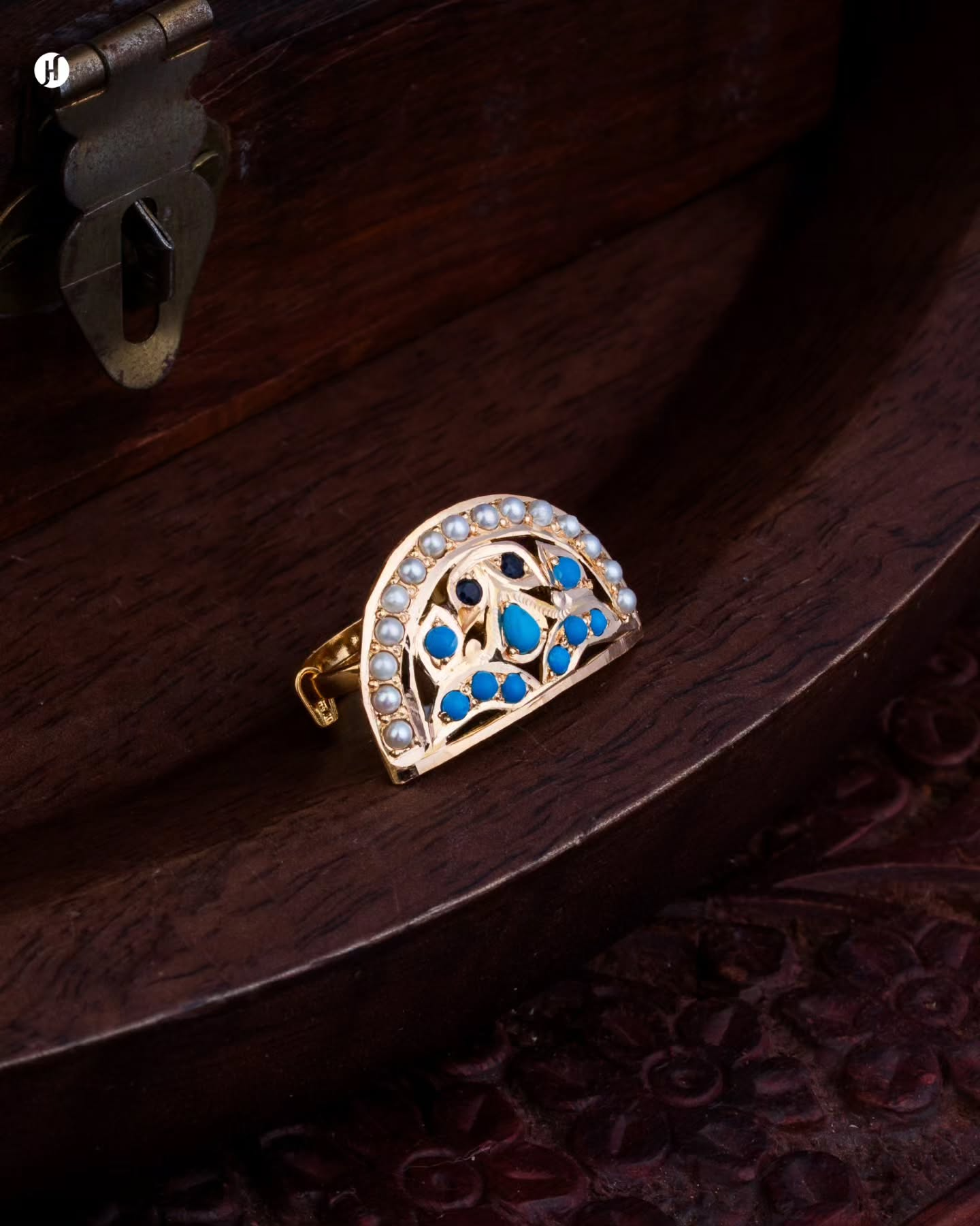 21Karat Yellow Gold Pakistani Half-moon Fan Motif Ring Set