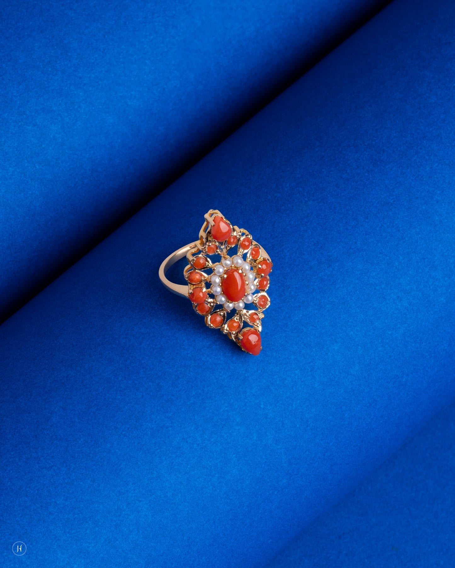 21Karat Yellow Gold Pakistani Pearl Bridal Gemstone Ring | خاتم زفاف من الذهب الأصفر عيار 21 قيراطًا مرصع باللؤلؤ الباكستاني وأحجار كريمة