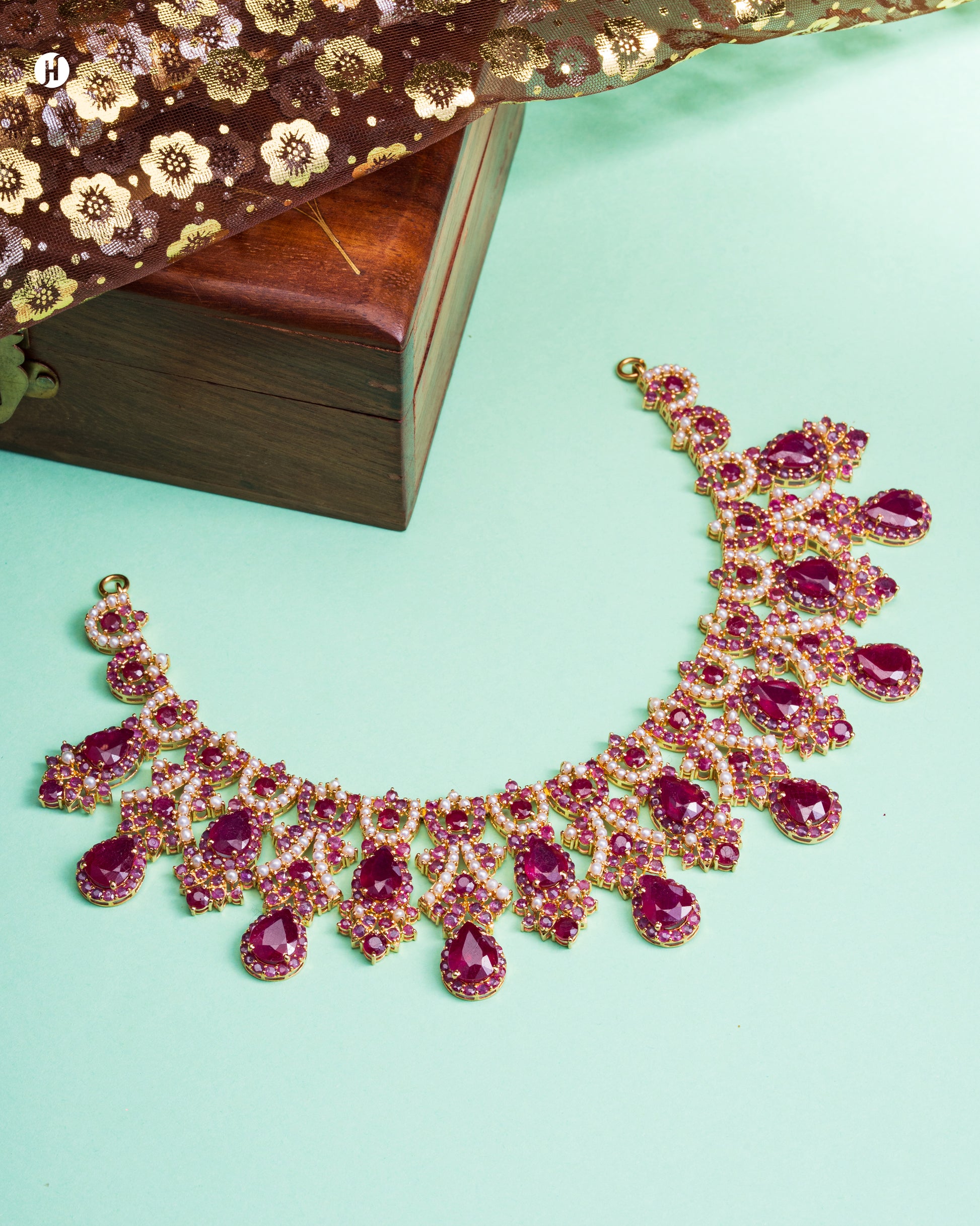 21Karat Yellow Gold Pakistani Ruby Necklace with Pearls for Emirati in UAE