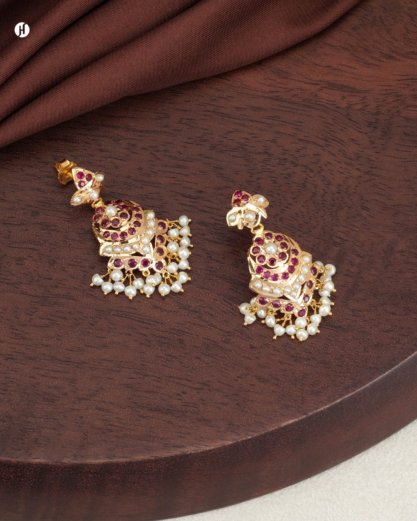 21Karat Yellow Gold Pakistani Pearl and Emerald Oval Pendant| Earrings price in Dubai
