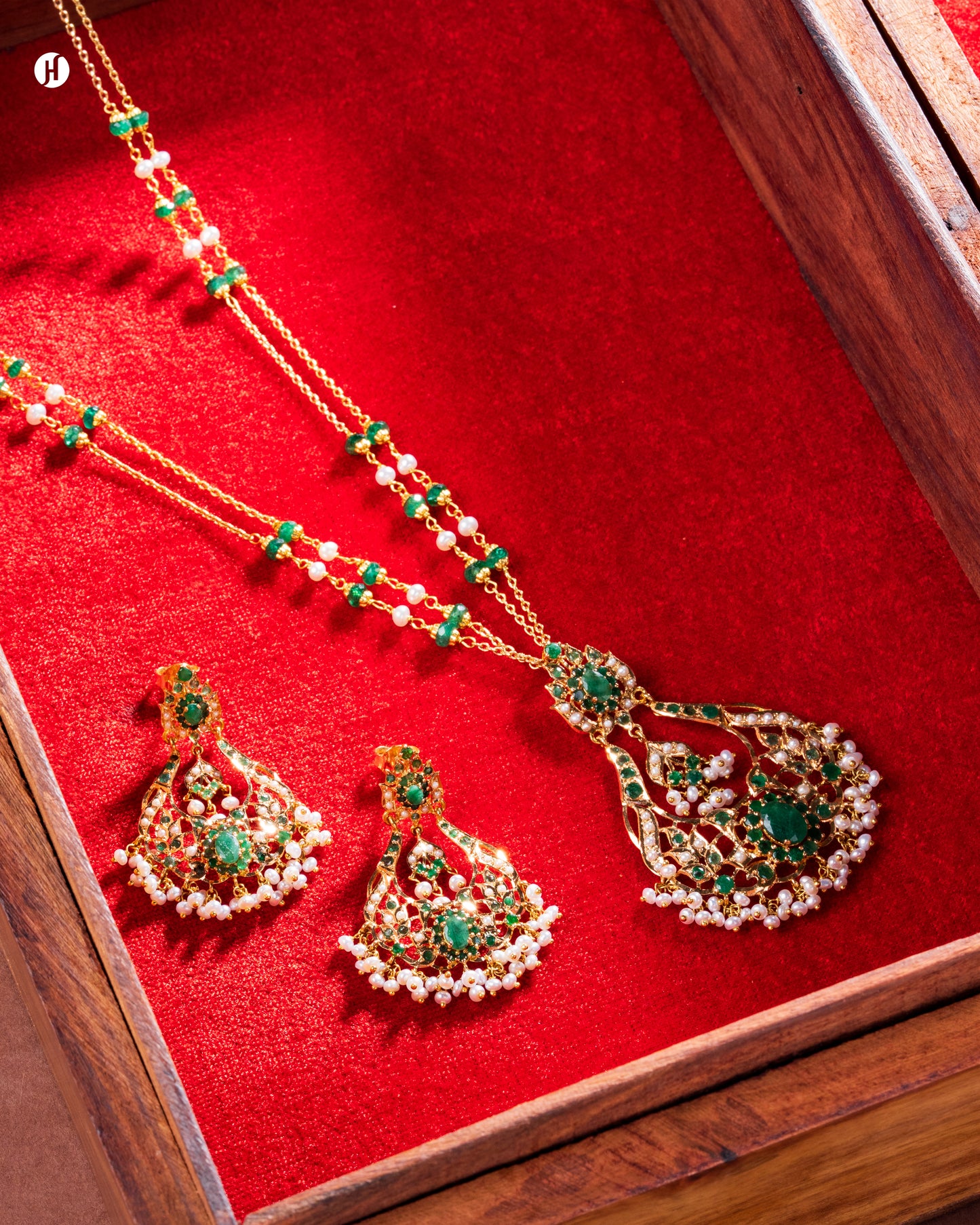 21K Yellow Gold Pakistani Floral Pearl and Emerald Necklace Set