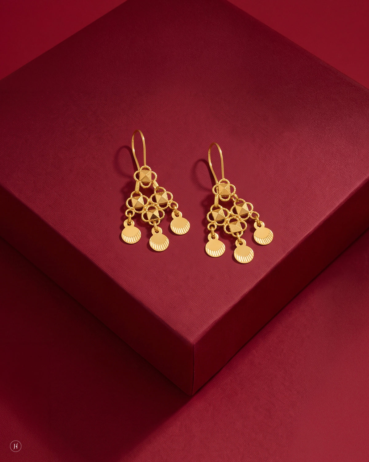21K yellow gold Bahraini chandelier drop earrings matching the two-row bead drop long necklace set, for Emirati and Khaleeji women, J.H. by Priyansh Jewellery, Dubai, UAE.