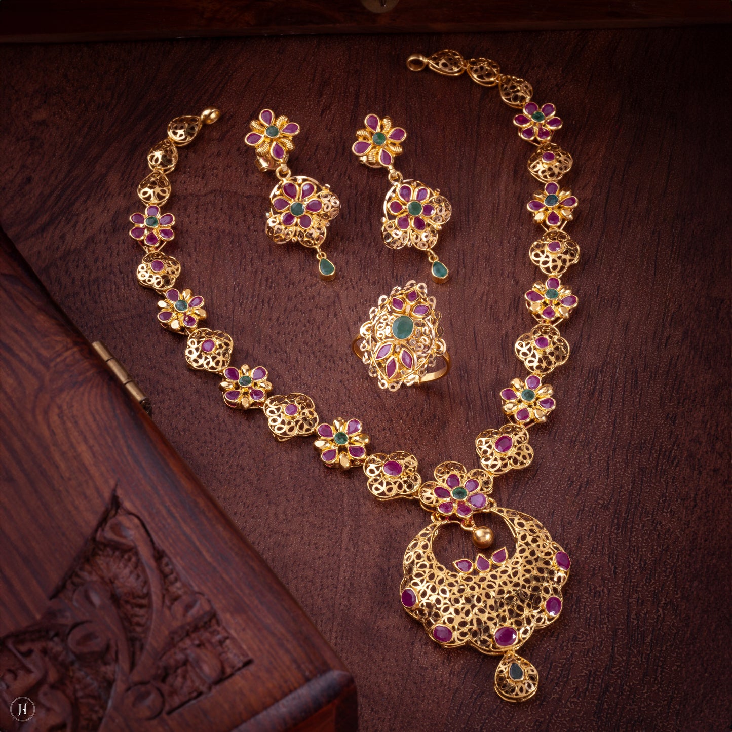 22K 916 Yellow Gold Hyderabadi Crescent-Shaped Gemstone bridal Necklace Set