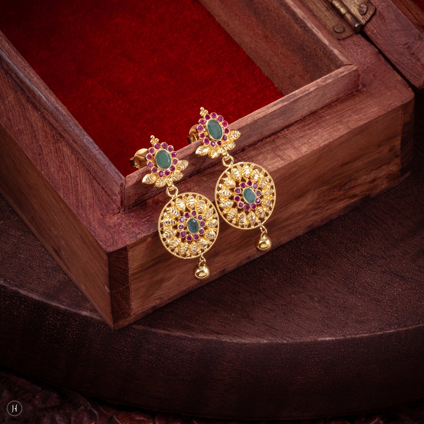 22K 916 Yellow Gold Hyderabadi Flower Gemstone Bridal earring Set for ladies