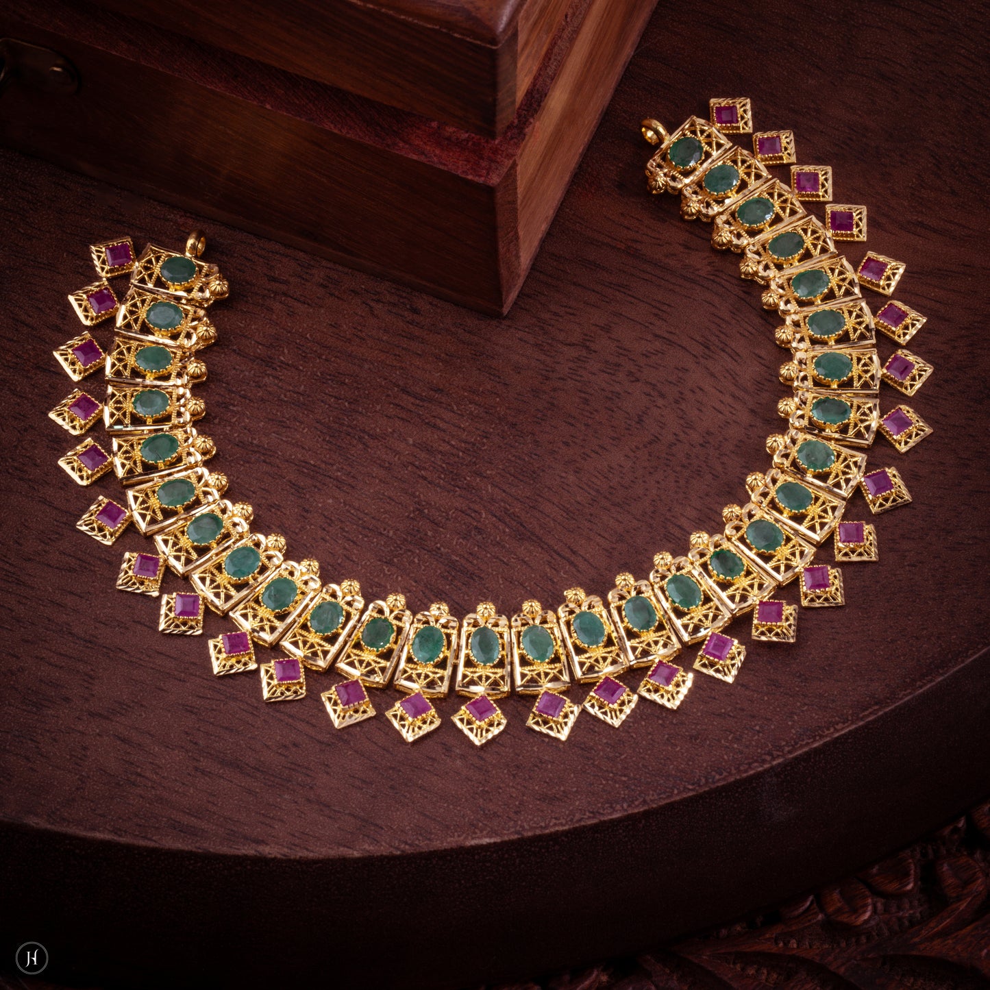 22K 916 Yellow Gold Hyderabadi Symmetrical bridal Gemstone Choker Set for ladies
