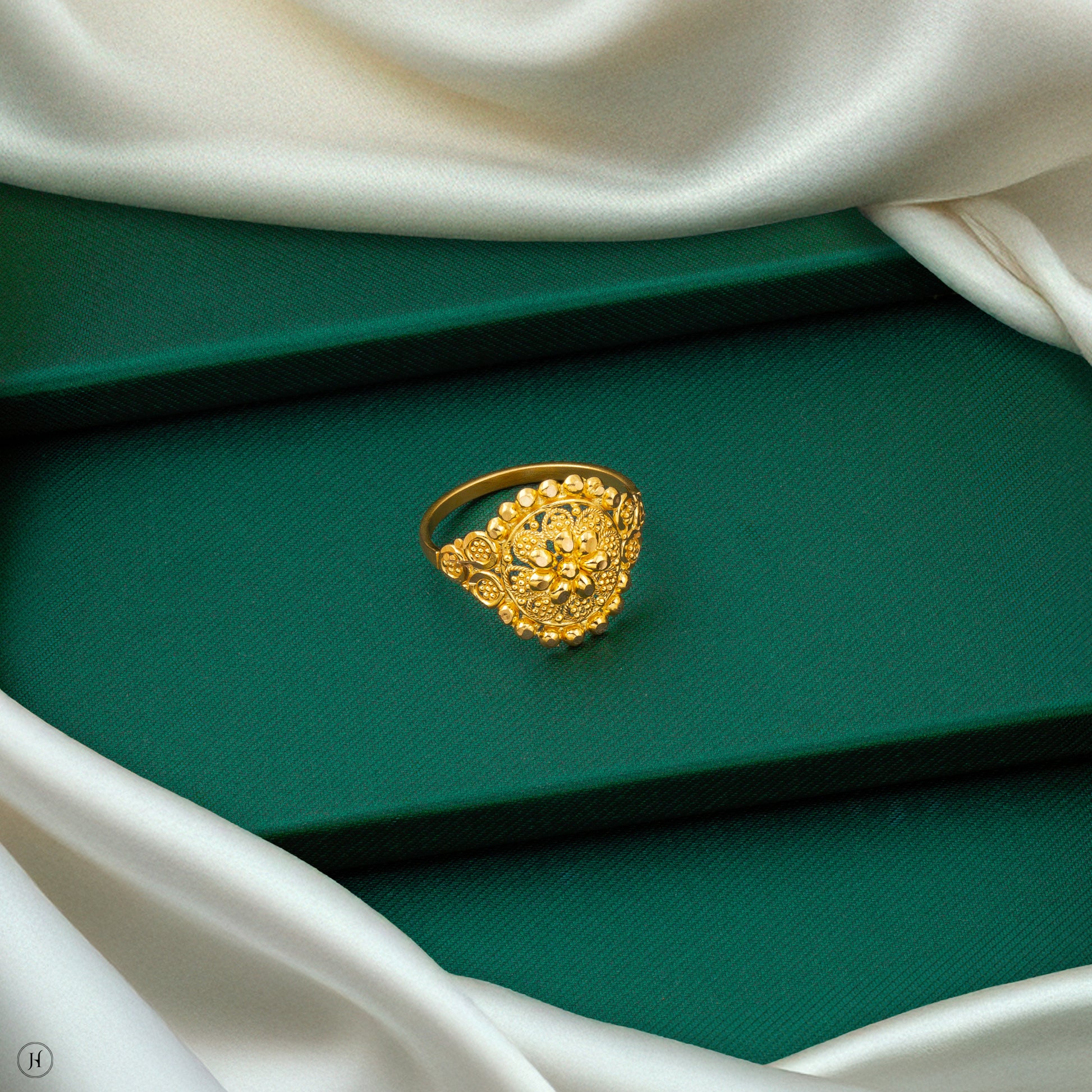 22K Yellow Gold Elegant Statement Flower bridal ring