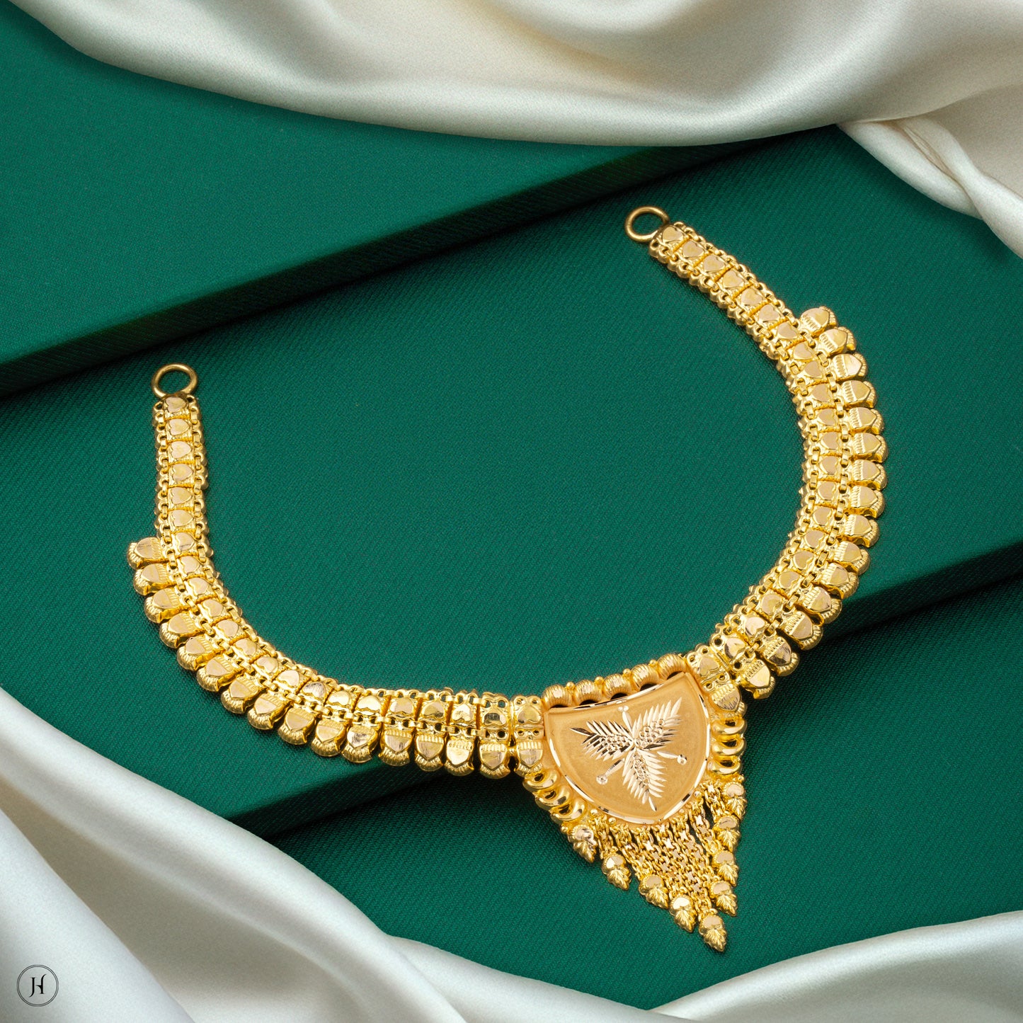 22K Yellow Gold Majestic Floral Choker Set for women in UAE | bridal wear