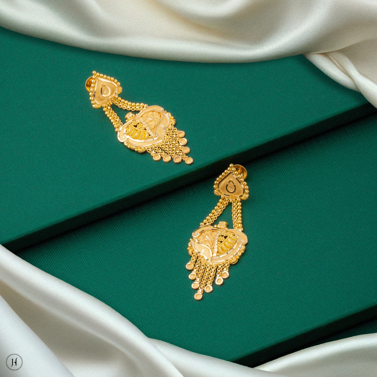 22K Yellow Gold Majestic Traditional Flower Earrings | bridal jewellery for women in UAE