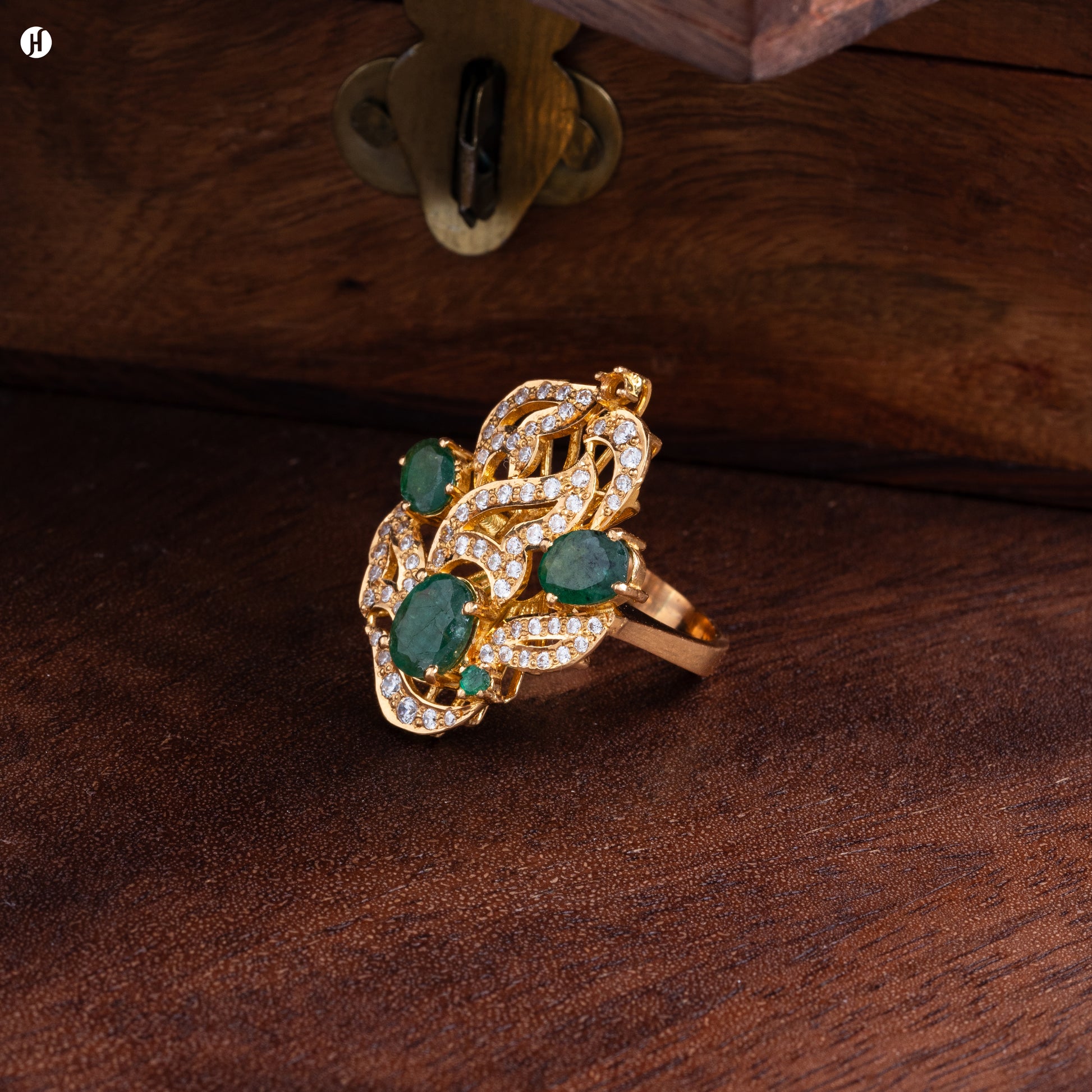 22K Yellow Gold Pakistani Emerald Gemstone Floral Ring for ladies in UAE