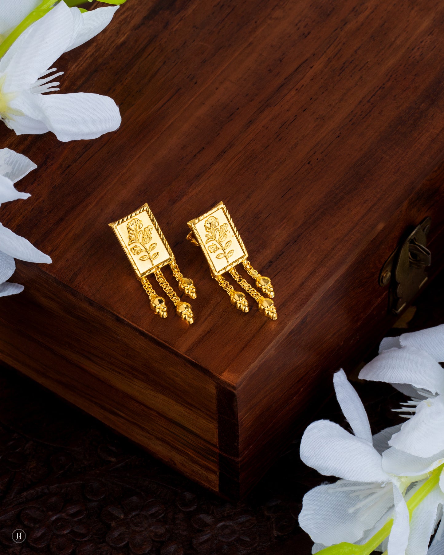 21K Yellow Gold Bahraini Rectangular Dangling Chain Drops Choker Set