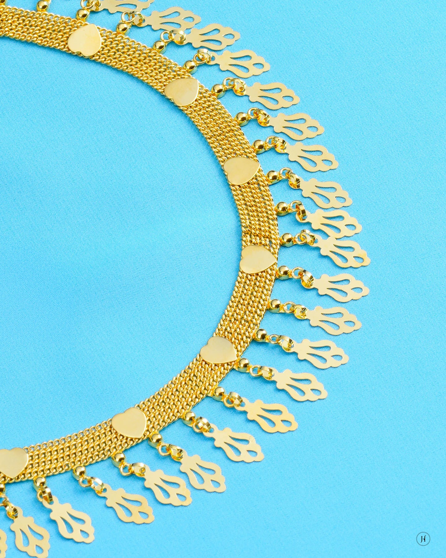 21Karat Yellow Gold Bahraini Drop Motif Necklace Set