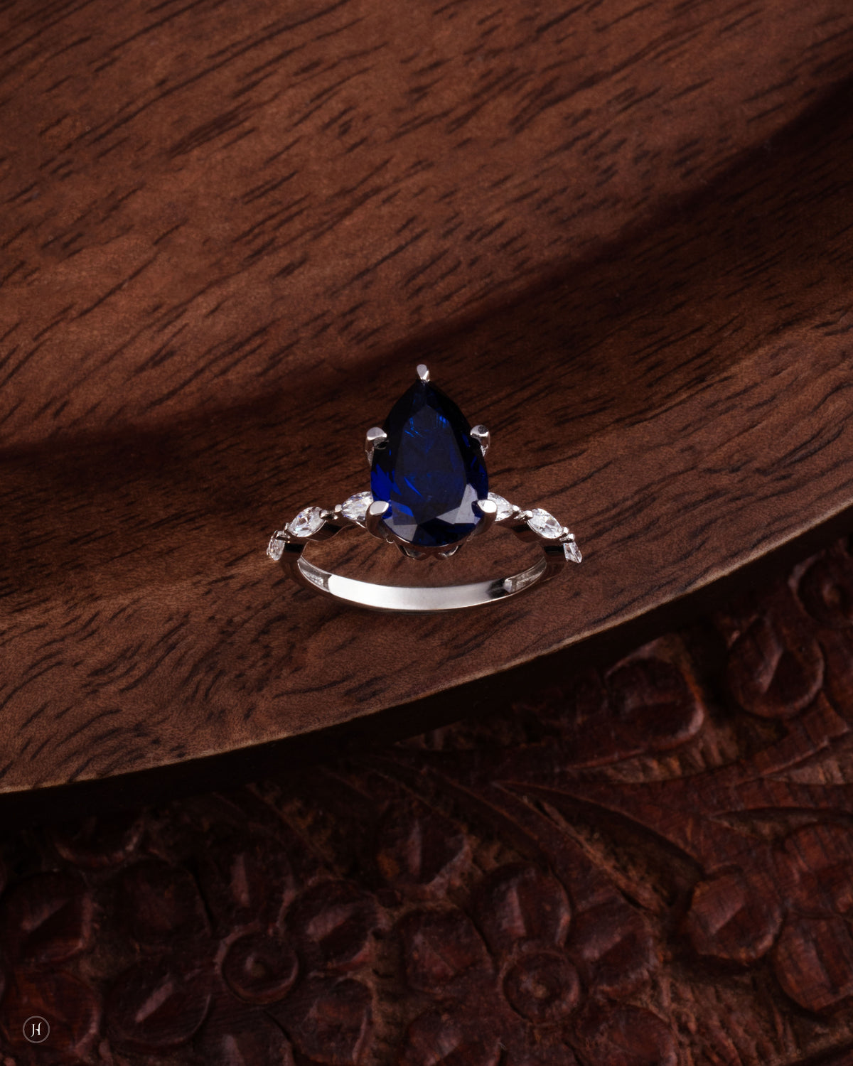 18K White Gold Italian Blue Sapphire & Zircon Pear Ring