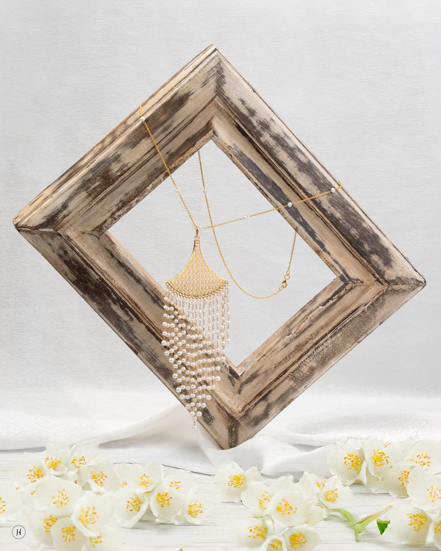 21Karat Yellow Gold Bahraini Majestic Pearl Veil Necklace Set
