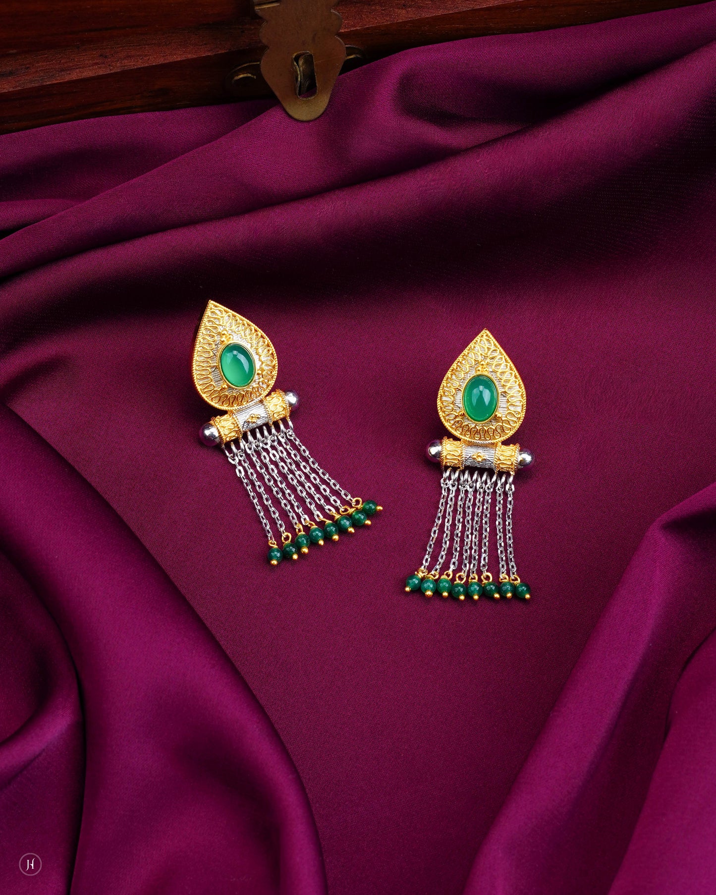 21K Yellow Gold Bahraini Emerald Teardrop Tassel Necklace Set