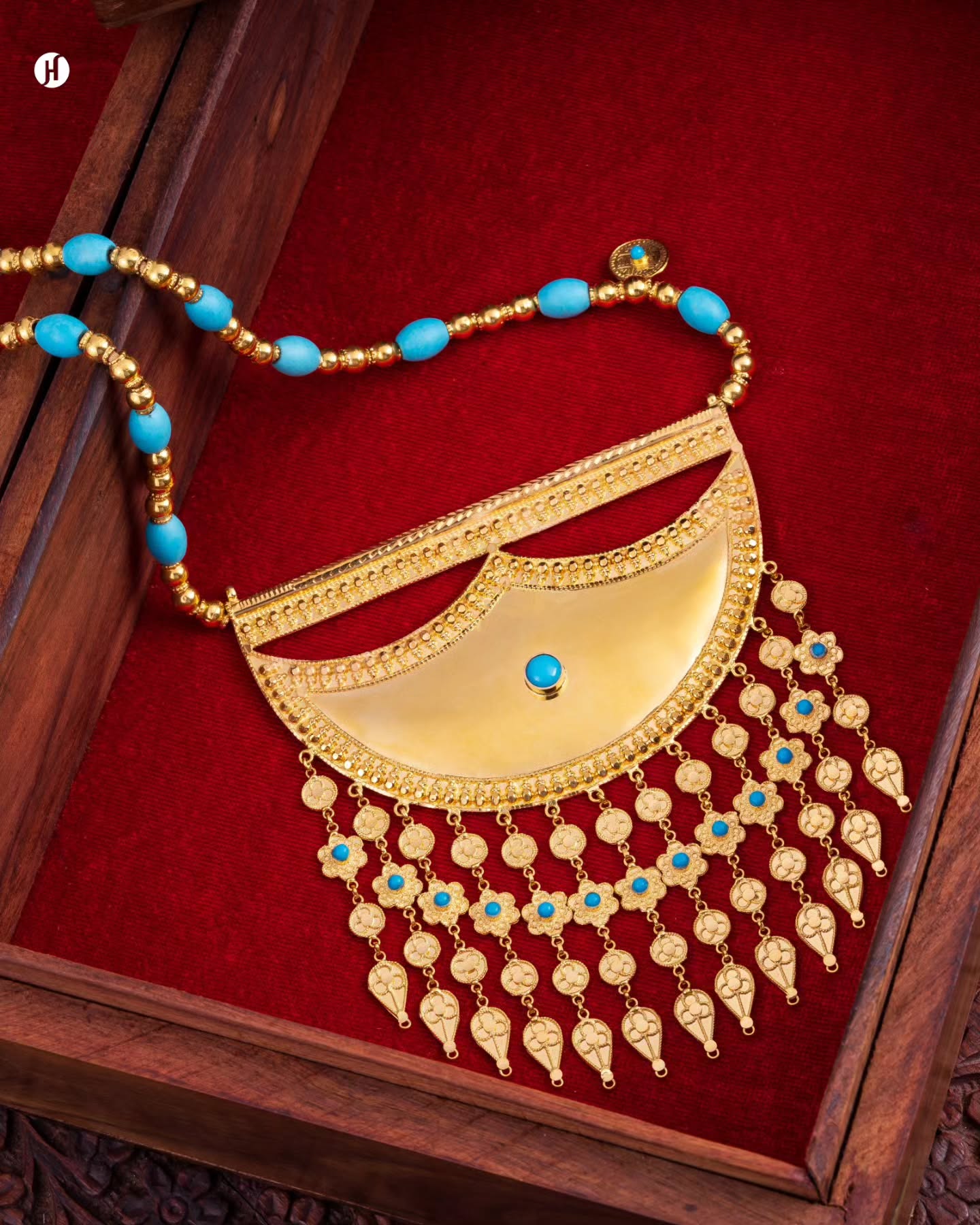 21K Yellow Gold Bahraini Dome Waterfall Pendant Necklace Set