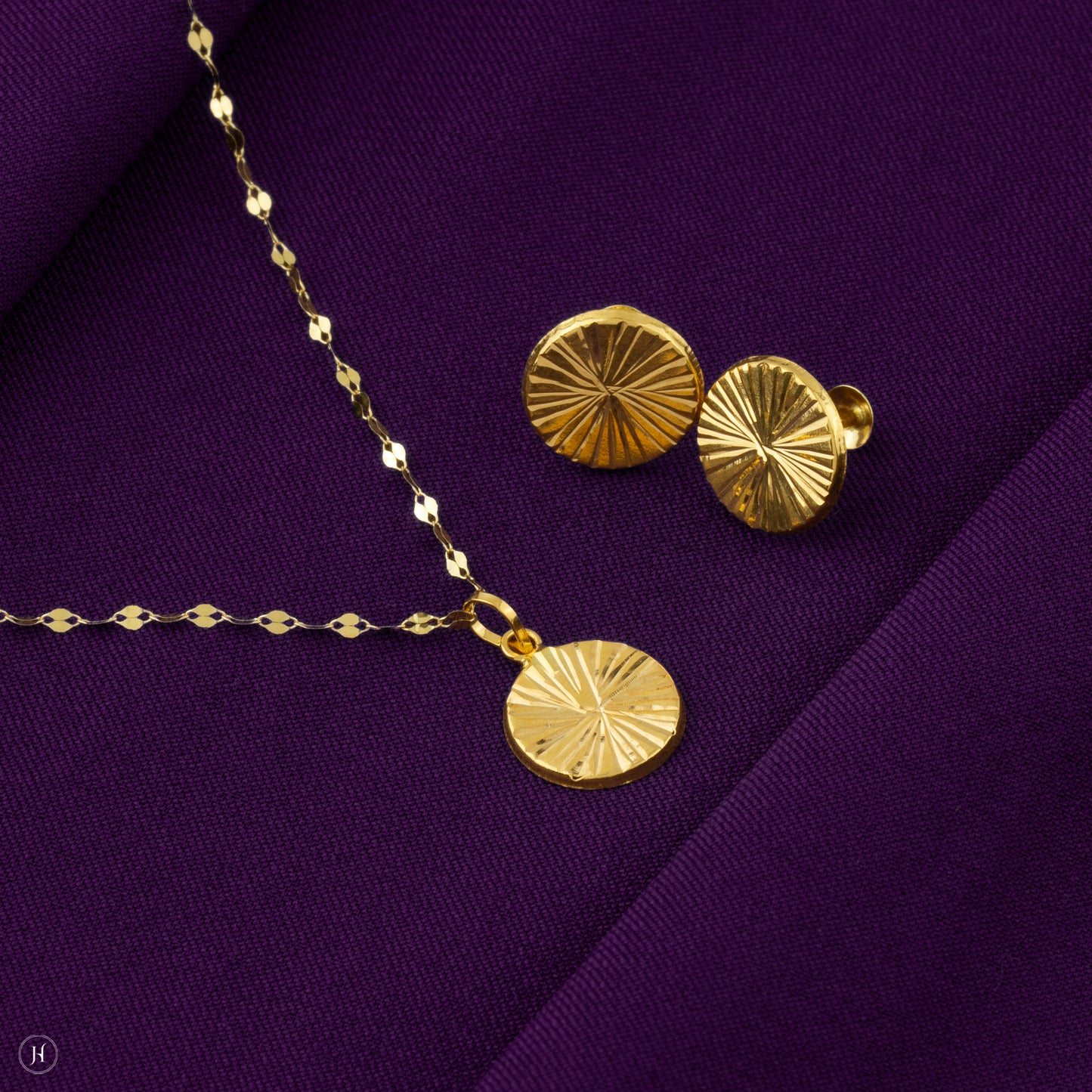Affordable Baby Gift | 18K Yellow Gold Baby Coin Pendant Set In UAE