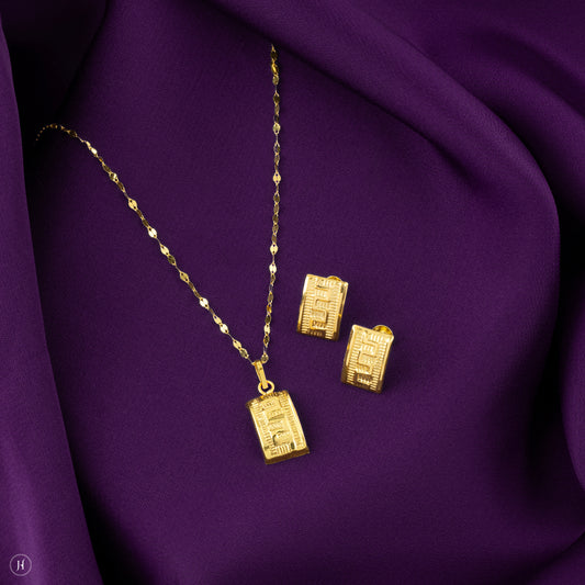Affordable baby gift | 18K Yellow Gold Baby Rectangle Pendant Set