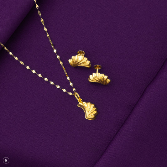 Baby gift | 18K Yellow Gold Baby Wing Shape Pendant Set