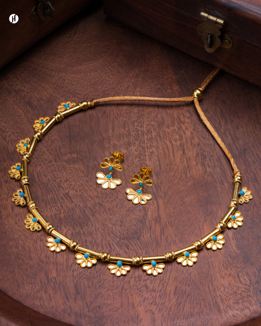Buy 21Karat Yellow Gold Bahraini Multi-Flower Choker for ladies in UAE | Online jewellery store in UAE