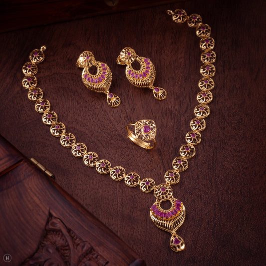 Buy 22K 916 Yellow Pure Gold Hyderabadi Crescent Teardrop Gemstone Bridal Necklace Set in UAE | Wedding Jewellery