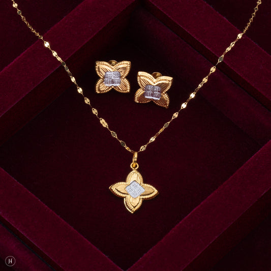Cute Baby gift | 18K_Yellow_Gold_Baby_Star_Shape_Pendant_Set