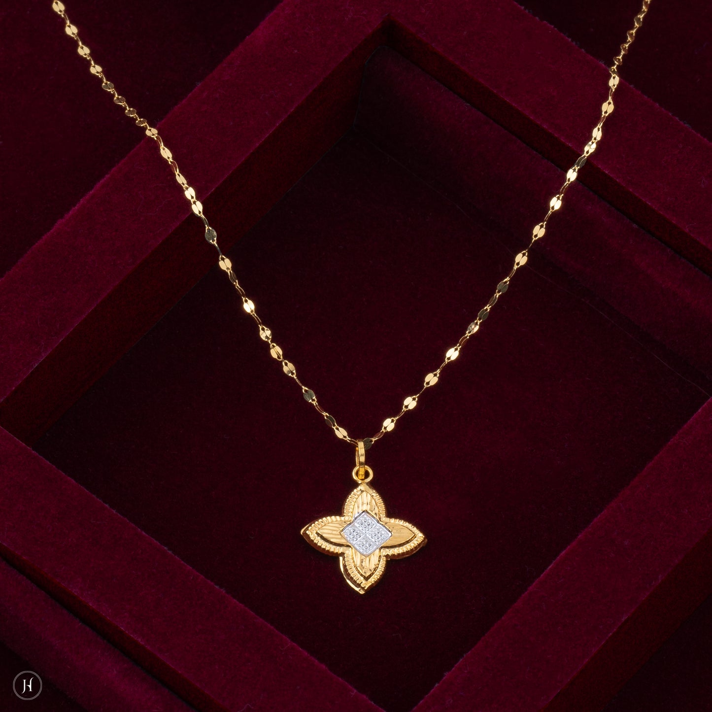 Cute Baby gift | 18K_Yellow_Gold_Baby_Star_Shape_pendant