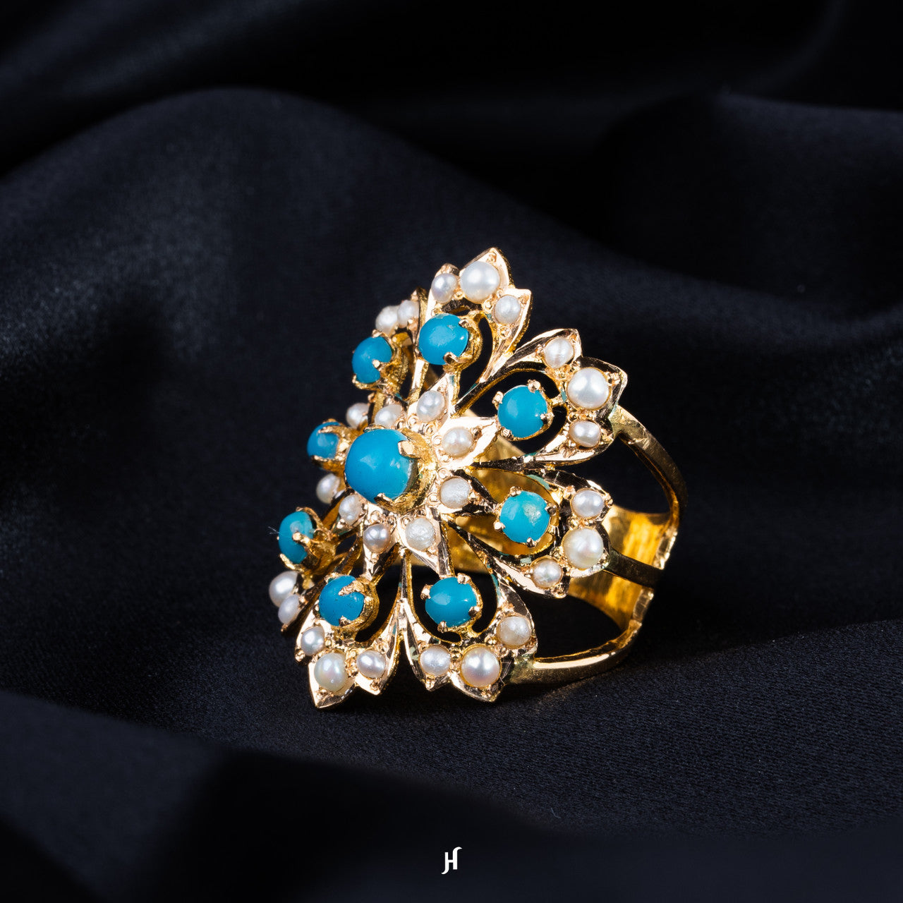21K Yellow Gold Pakistani Ring with Fresh water Pearls and Aqua Marine Feroza
21K GOLD RING DESIGN
21K GOLD RING IN DUBAI
SHARJAH GOLD SOUQ
21K YELLOW GOLD RING
TRADITIONAL DESIGN RING
PAKISTANI RING
GEMSTONE RING
FEROZA STONE RING