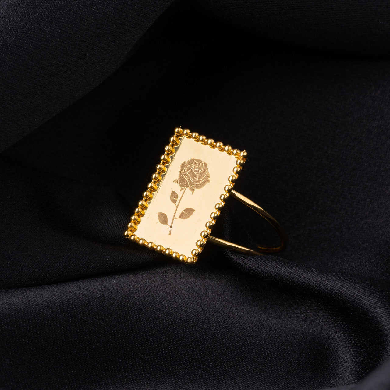 21K Yellow Gold Bahraini Ring with Rose Flower Frame Engraving
FASHION WEAR NECKLACE
GOLD SET IN DUBAI
SHARJAH GOLD SOUQ
21K GOLD NECKLACE SET
FASHION WEAR NECKLACE
21K GOLD JEWELLERY IN DUBAI
21K GOLD NECKLACE SET
EVERYDAY NECKLACE