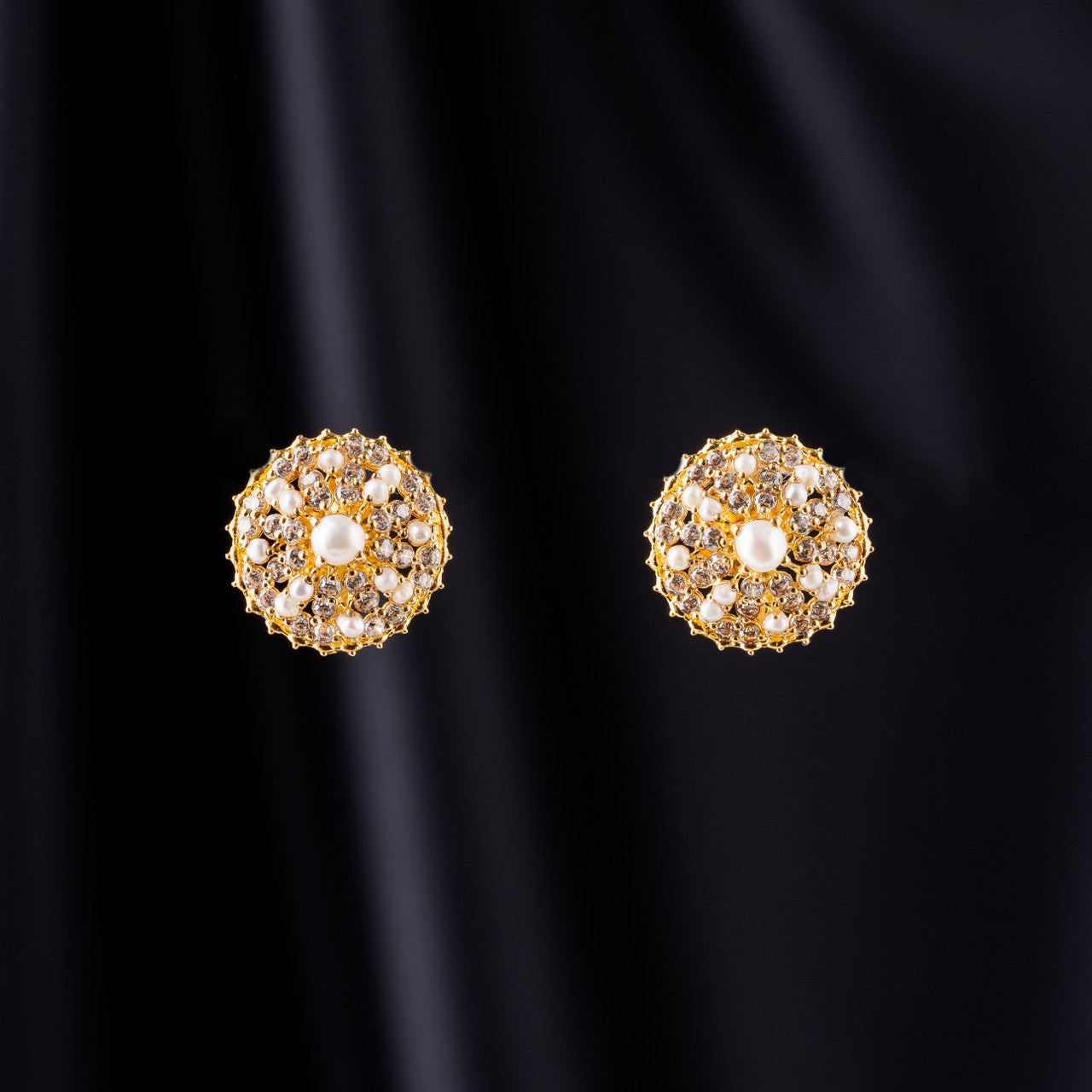 22K Pakistani Earring with Fresh Water Pearls and Zircone
22K GOLD JEWELLERY IN DUBAI
22K GOLD NECKLACE SET
22K PAKISTANI NECKLACE SET
GOLD SET IN DUBAI
SHARJAH GOLD SOUQ
PAKISTANI PENDANT SET
FASHION WEAR NECKLACE
22K LIGHTWEIGHT GOLD NECKLACE