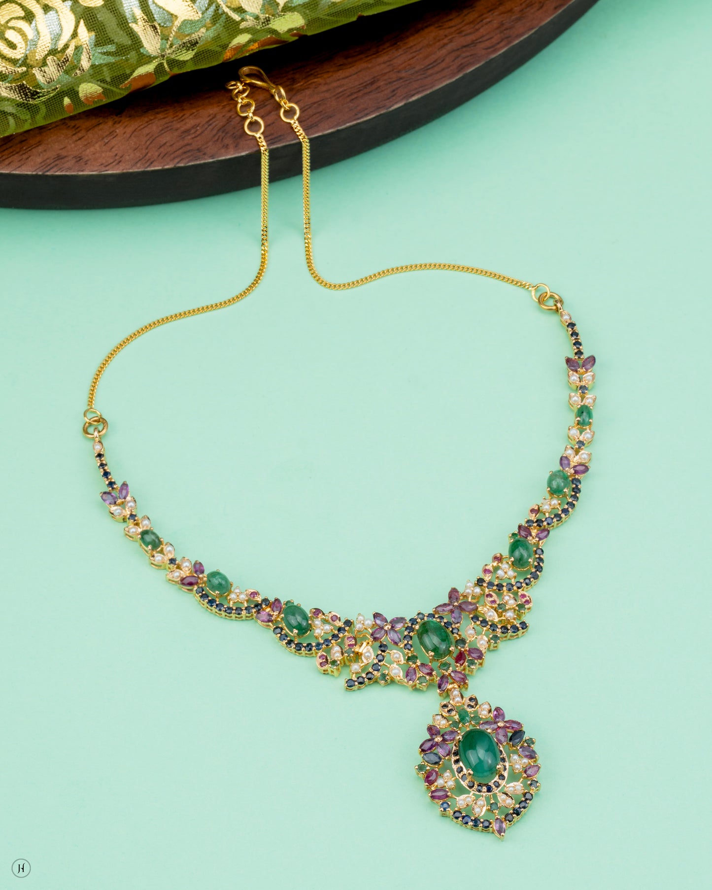 21K Yellow Gold Pakistani Floral Emerald Necklace Set