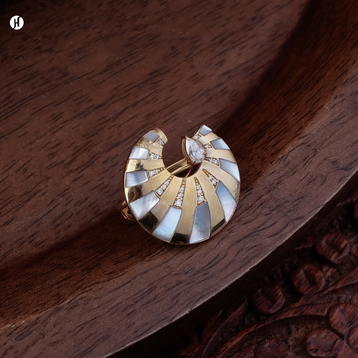 Italian 18K rose gold mother-of-pearl spiral shell ring with sparkling white stones, modern Italian gold jewellery for women