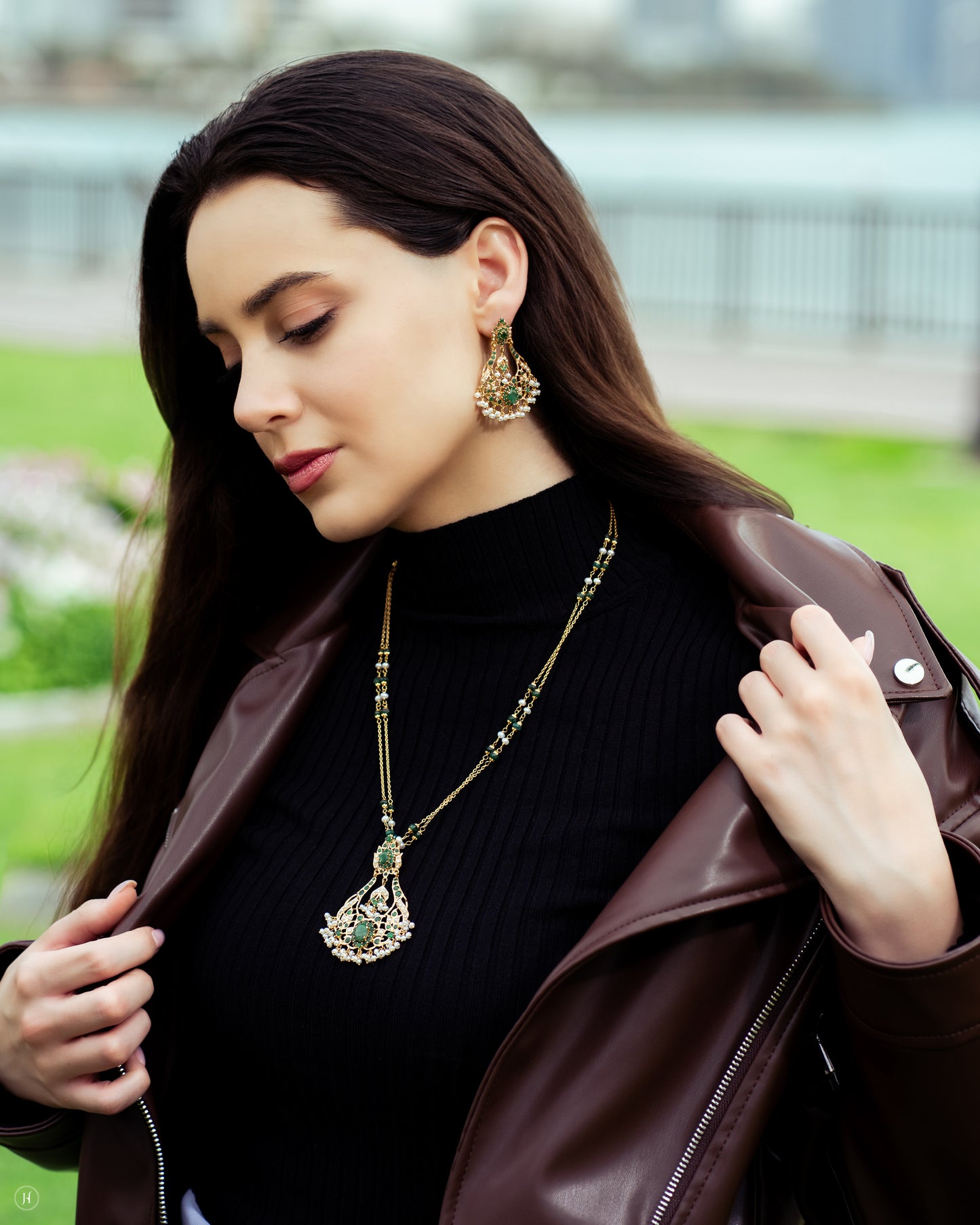 21K Yellow Gold Pakistani Floral Pearl and Emerald Necklace Set