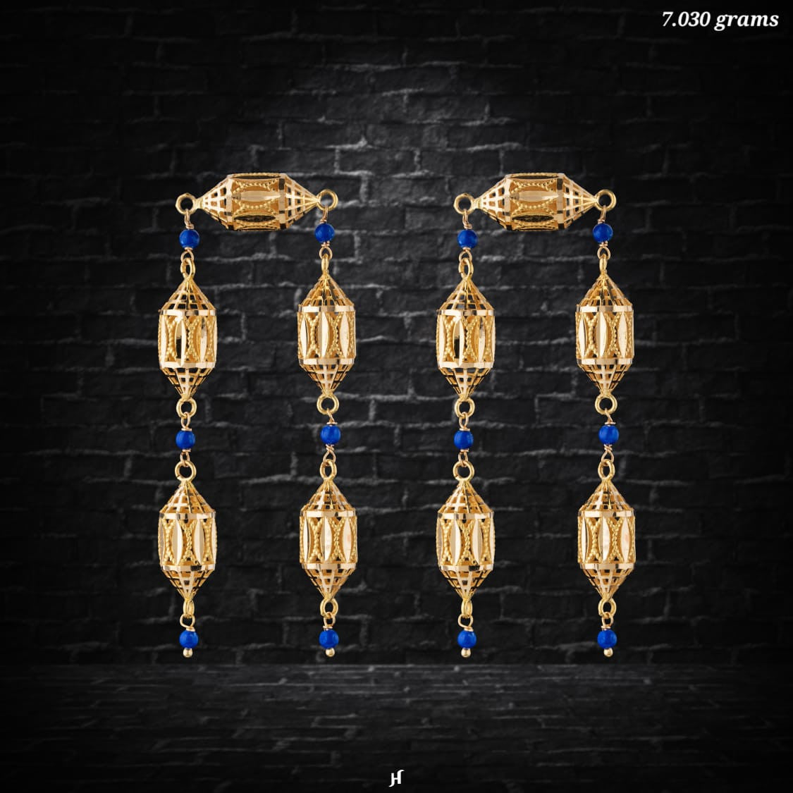 21K Yellow Gold Bahraini Barrel Earrings with blue lapis