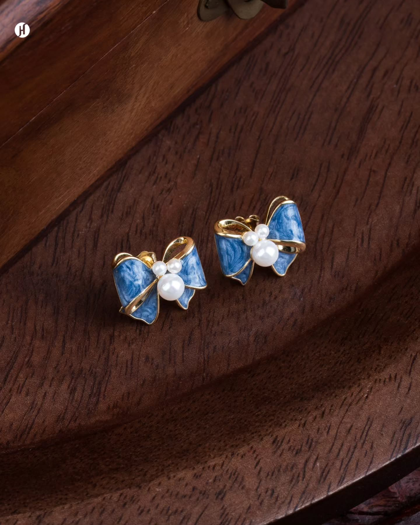 18Karat Yellow Gold Italian Blue Enamel Bow Pendant Earrings | Online Jewellery store for Khaleeji Women in UAE - J.H Jewellers