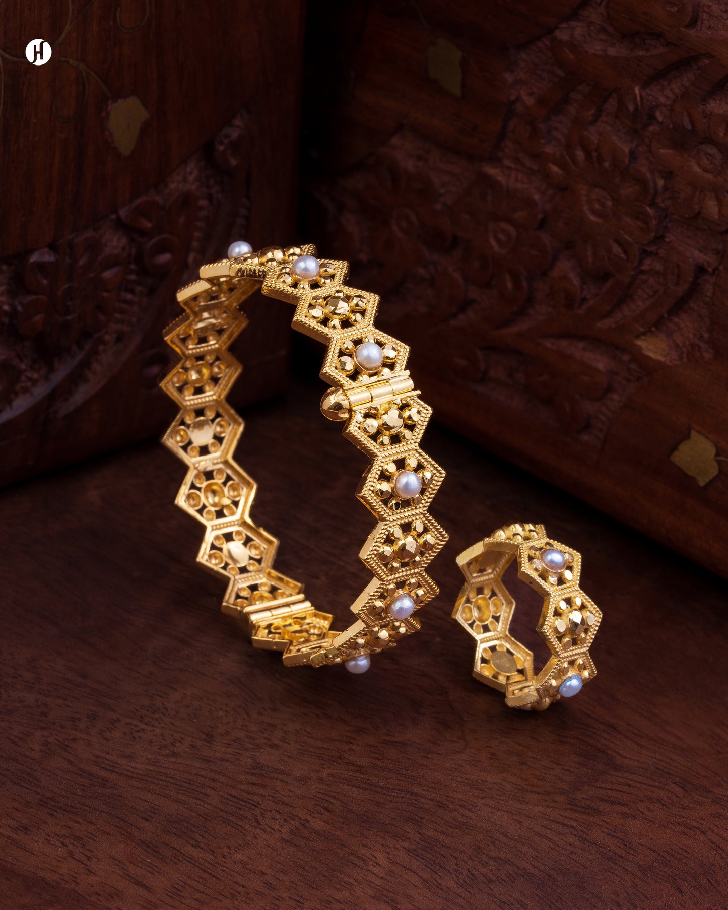 21K Yellow Gold Bahraini Hexa-Floral Bangle & Ring