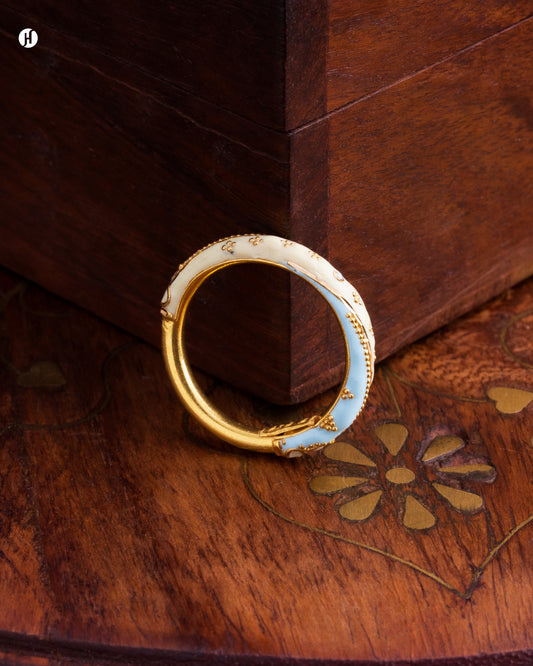 21K Yellow Gold Bahraini Sky Blue and Cream Meena Ring