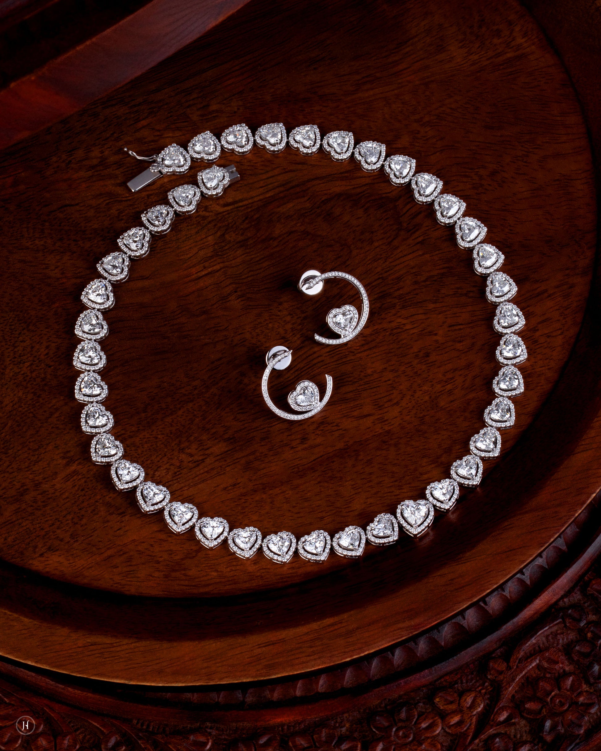 18-Karat White Gold Lab-Grown Diamond Heart Necklace set | Italian jewelry design is perfect for weddings, formal events, and special occasions, making a radiant and sophisticated statement for Khaleeji and Emirati women.