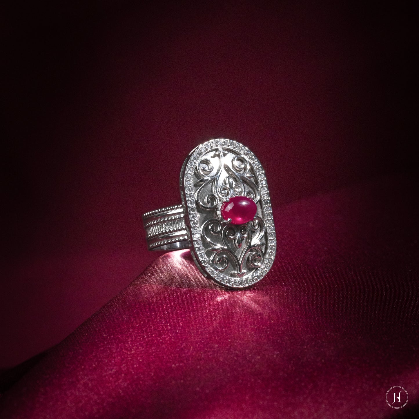 18K White Gold Emirati Vertical Oval Red Ring