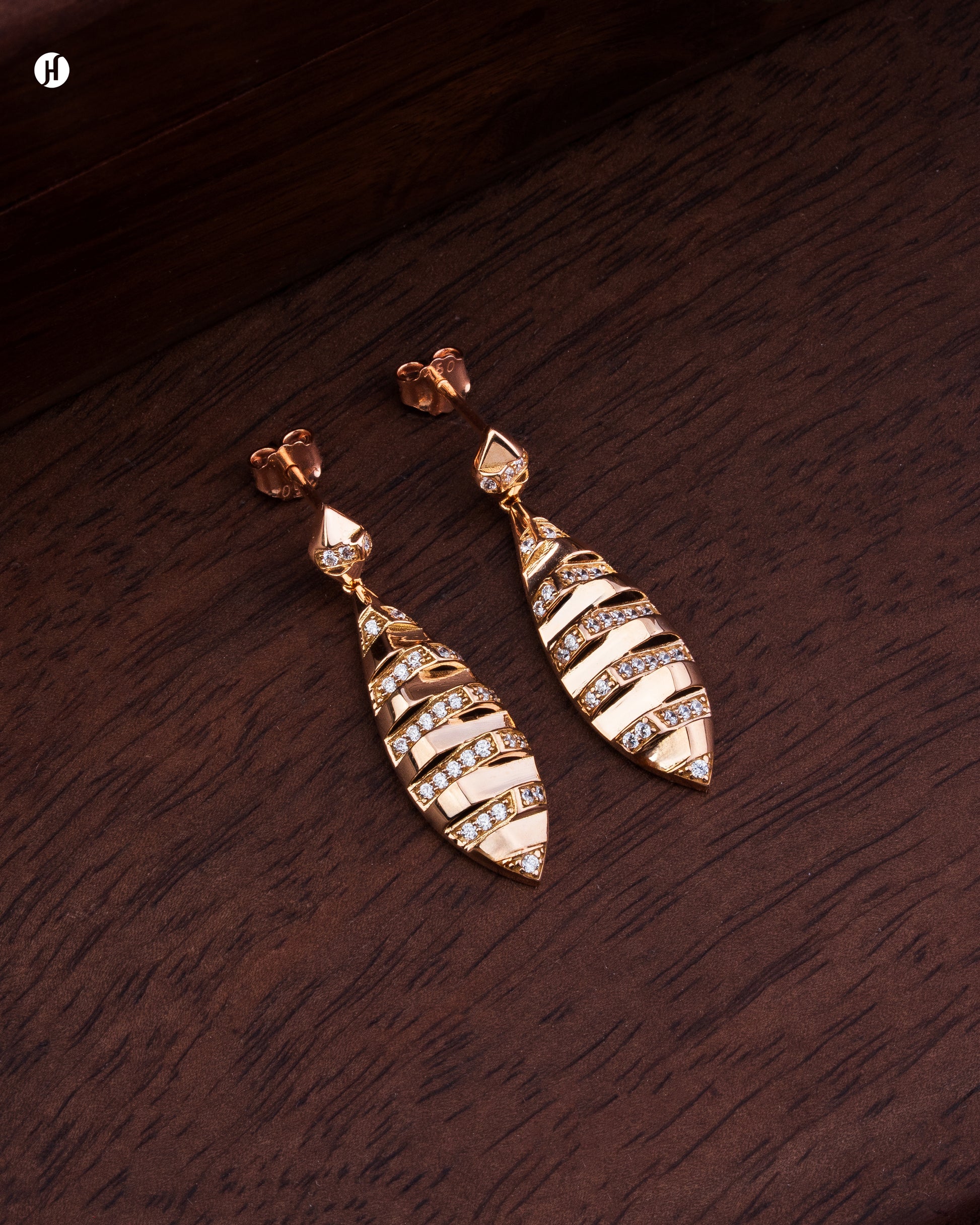 18K Rose Gold Italian Party Wear Modern Leaf Design Earrings | Online Gold Jewellery Store in UAE